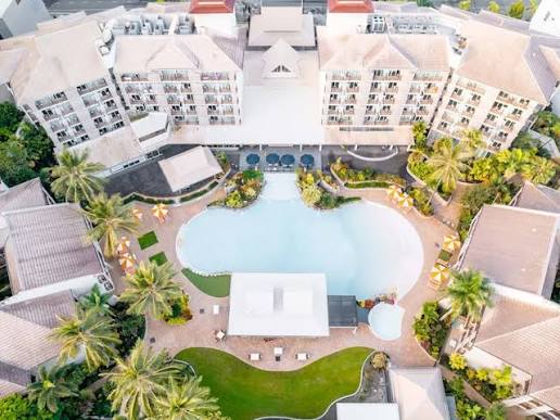 Novotel Cairns Oasis Resort — Australia Luxury Group Tour