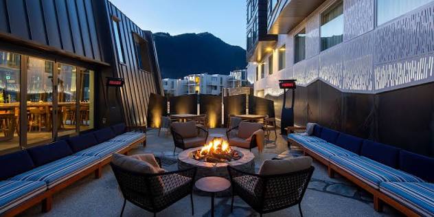 Holiday Inn Express & Suites Queenstown — New Zealand Luxury Group Tour