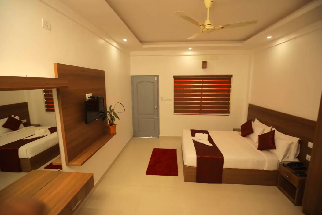 The Patio Thekkady — Kerala Delight Tour with Houseboat